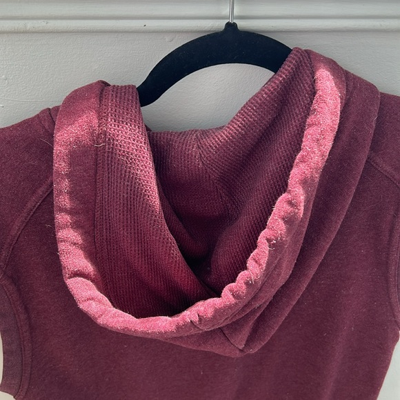 sleeveless hoodie - Picture 4 of 5